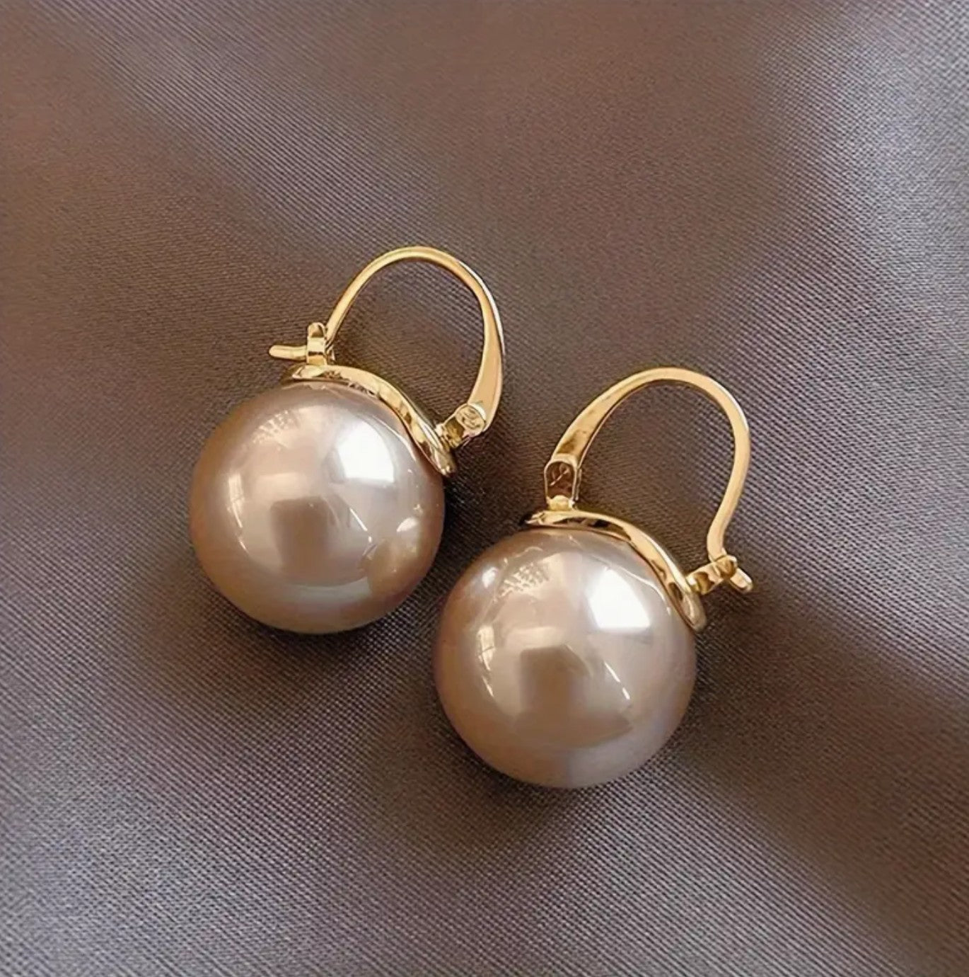 Pearl Ear studs - AJES0019