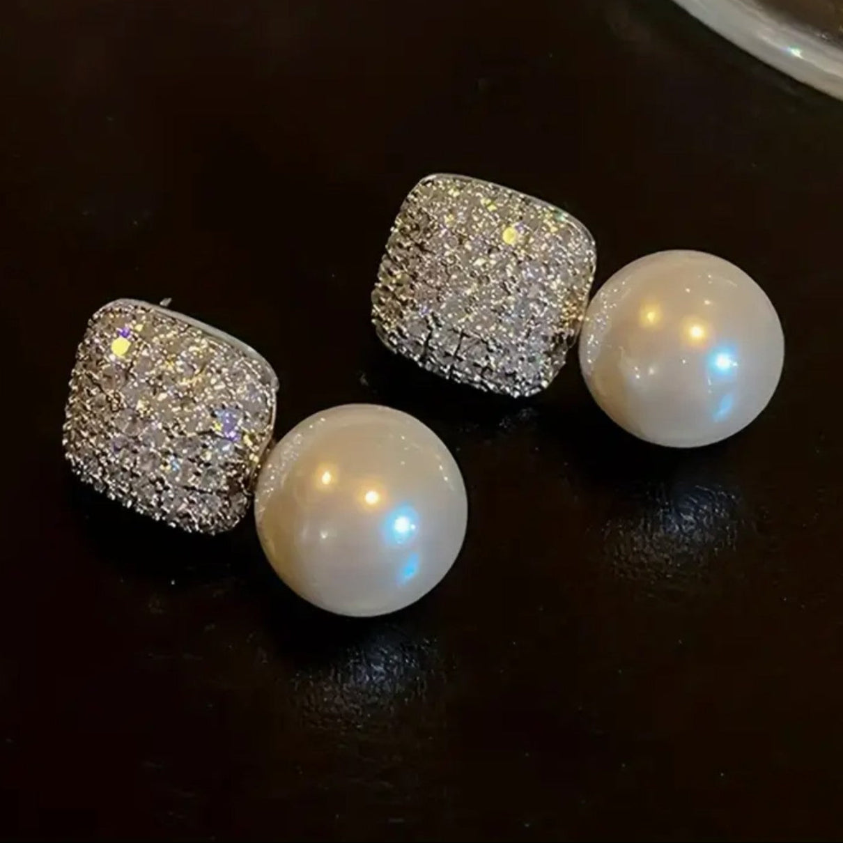 Pearl Ear studs - AJES0018