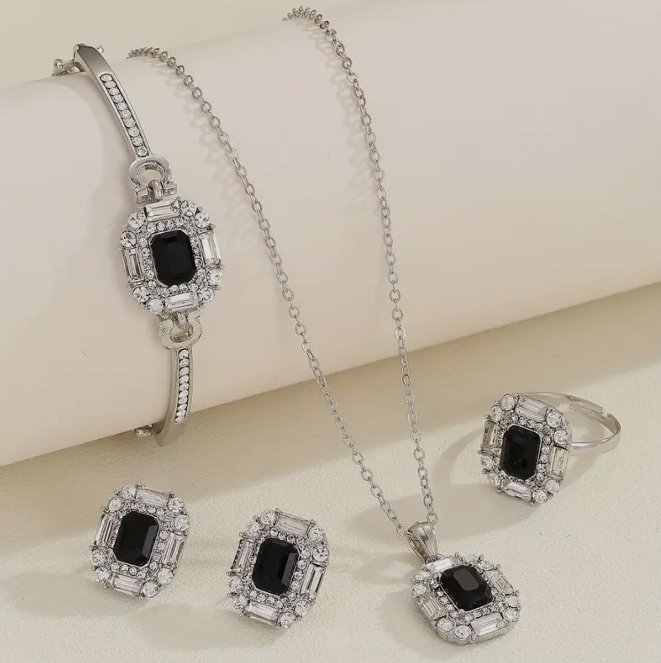 MODERN BLACK JEWELRY SET