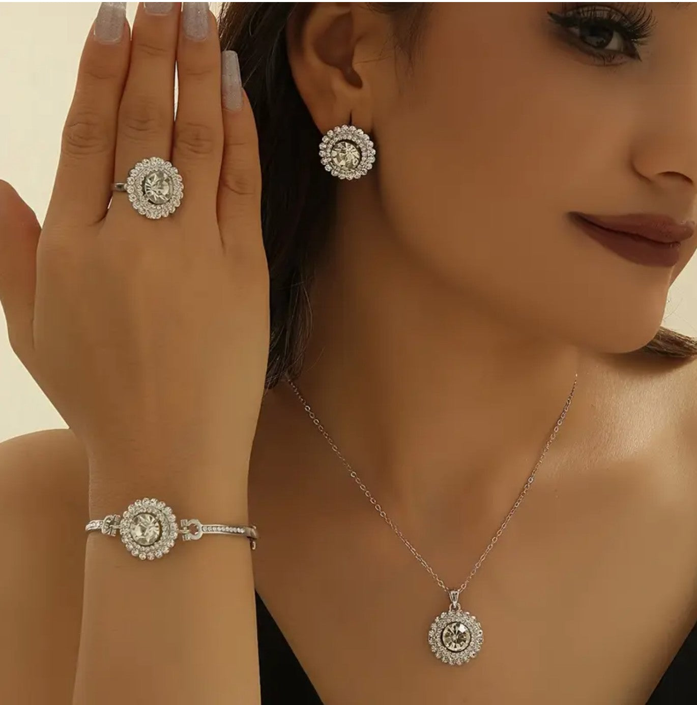 WHITE GEOMETRIC PENDANT NECKLACE SET