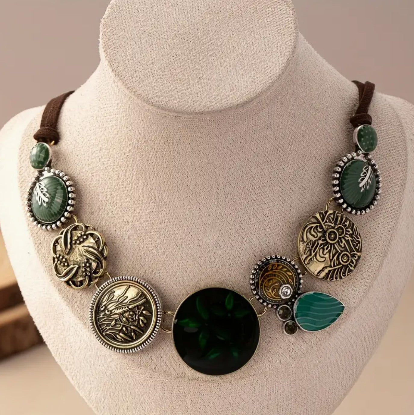FRENCH FLORAL & GRASS NECKLACE SET