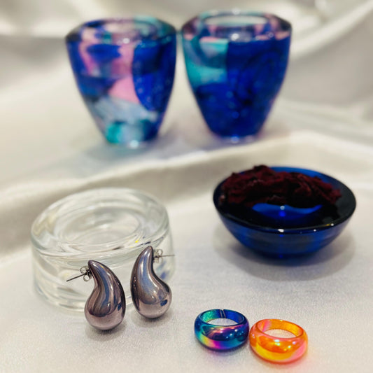 ACRYLIC EAR STUDS WITH RINGS SET