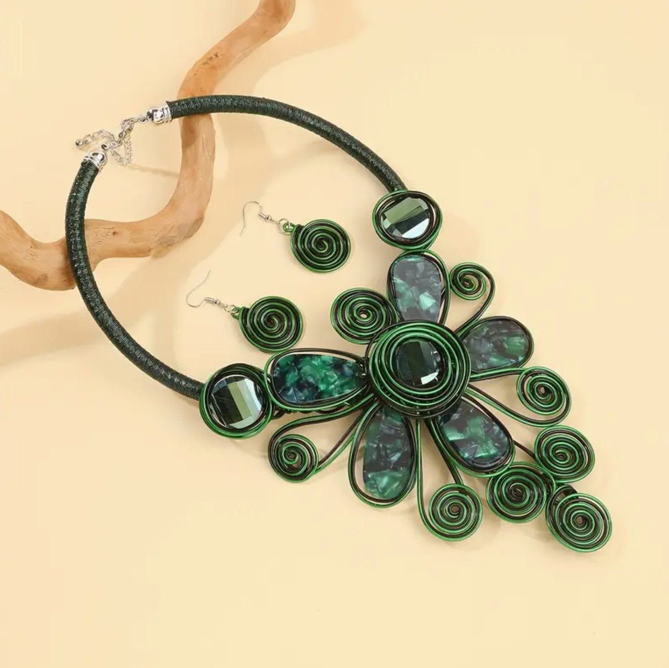 EMERALD BOHEMIAN NECKLACE SET