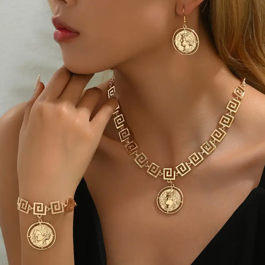 QUEEN INSPIRED NECKLACE SET